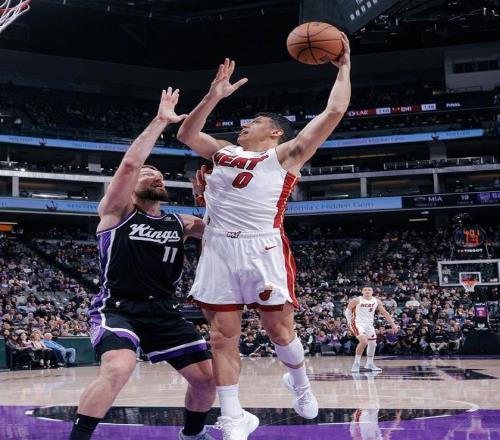 吴艳妮高校,挥拍排球,得分瞬间笑,太阳城,太阳城娱乐,太阳城app,太阳城赌场